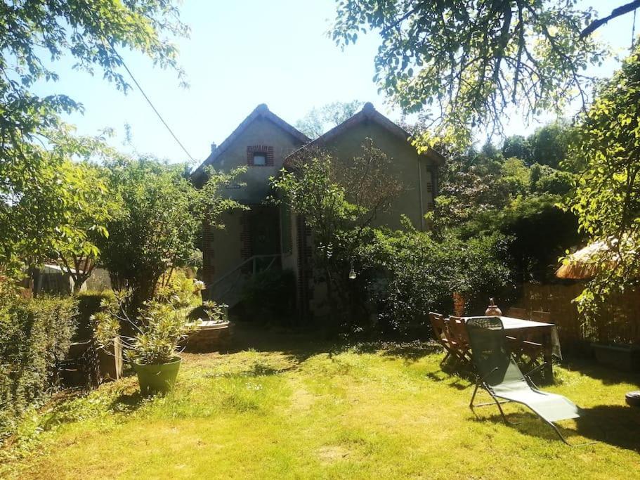 Maison " Bouton D'Or" Au Bord De L'Eau, A 10 Mn De Tours , Meuble Classe Une Etoile Saint-Avertin Esterno foto